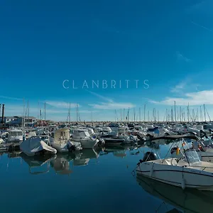 https://apartamento-marina-suite.1costadelsol.com